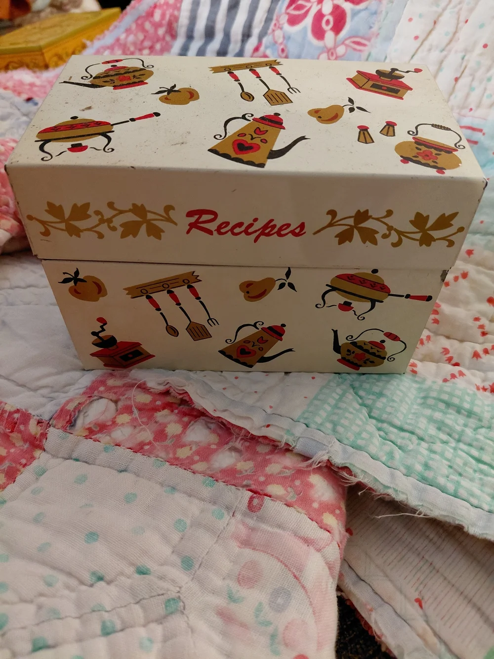 Vintage Kitchen Recipe Box With Recipes